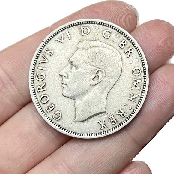 🎈$10 add on - 1947 HALF CROWN - George VI - Picture 2 of 6